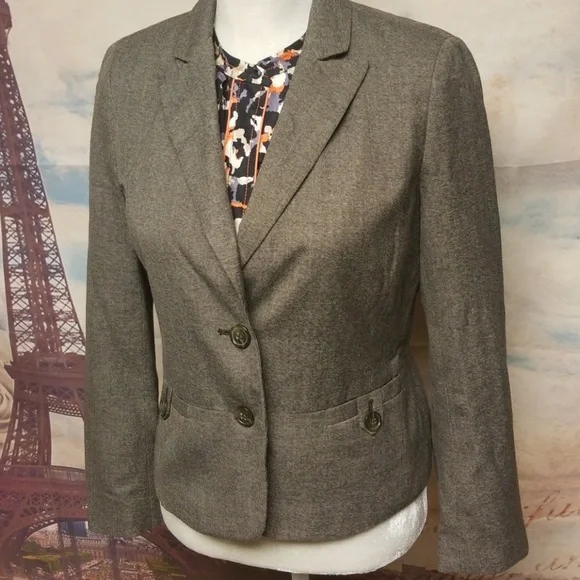 Ann Taylor 2 button petite blazer - Picture 2 of 6